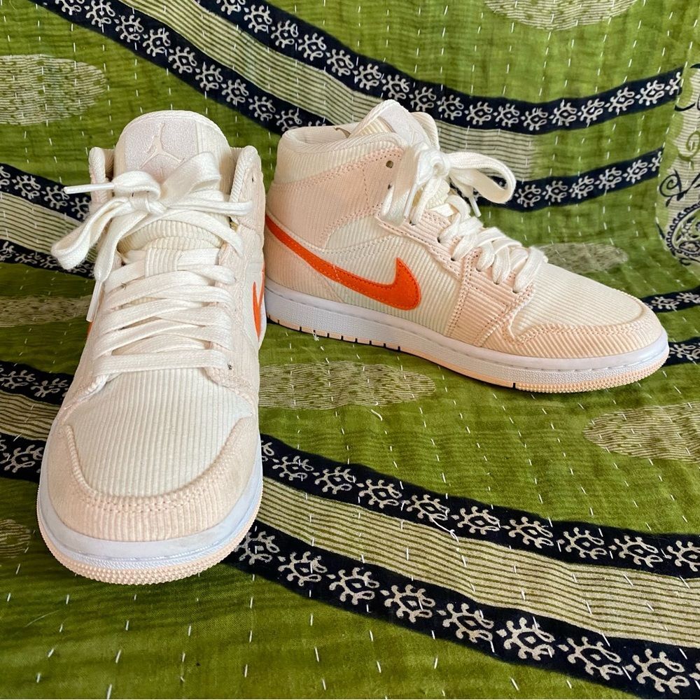 Nike Air Jordan 1 Mid SE Corduroy Sail Orange Quartz Sneakers Size US 6.5